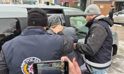 Eskişehir’de üvey babasını bıçaklayarak öldüren sanık hakim karşısında