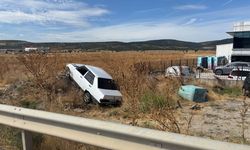 Kütahya’da otomobil boş araziye savruldu: 1 yaralı