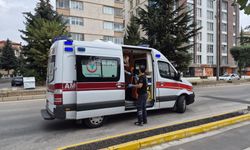 Eskişehir’de yaya geçidinden geçmeye çalışan bisikletliye otomobil çarptı