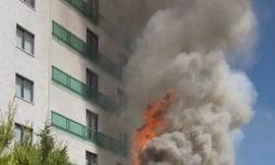 Eskişehir'de kuru otlar tutuştu, apartman bahçesinde yangın paniği