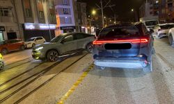 Eskişehir'de trafik kazası tramvay seferlerini durdurdu!