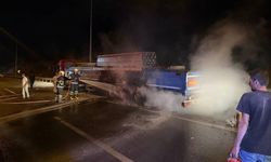 Bilecik’te seyir halindeki tırın lastiği alev aldı