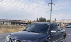 Afyon'da iki otomobil çarpıştı