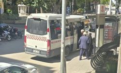 Bilecik’te minibüs durağına park eden sürücü tepki çekti