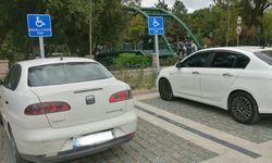 Eskişehir'de engelli park yerleri yine işgal altında