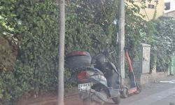 Eskişehir’de kaldırımlar yine araçlara kaldı