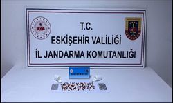 Eskişehir’de otobüs yolculuğu cezaevinde bitti: Üzerinden onlarca hap çıktı!