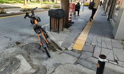 Eskişehir’de kaldırım işgali: Elektrikli bisikletler için park uyarısı