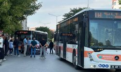 Eskişehir’de öğle trafiğini kilitleyen kaza!