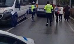 Kütahya’da servis sürücüsü polisten kaçtı! 5 öğrenci araçta kaldı
