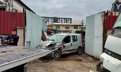 Afyon'da korkutan kaza: Araç hurdalığa girdi