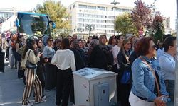 Eskişehir’de çanta izdihamı! Kuyruk cadde boyunca uzadı