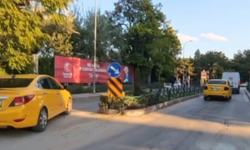 Eskişehir’de taksinin ters yön tehlikesi kamerada