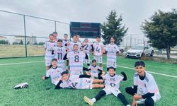Elit FK galibiyete 8 golle uzandı