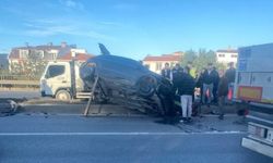 Eskişehir çevreyolunda kaza: Aracın altına kazık koydular