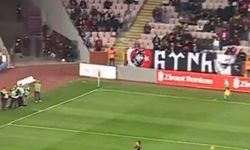 Eskişehirspor tribünlerinde dikkat çeken pankart