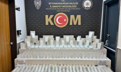 Afyonkarahisar’da kaçak cep telefonu aksesuarı operasyonu