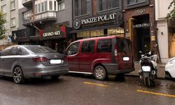 Eskişehir’de araçlar yan yana dizildi, yol daraldı