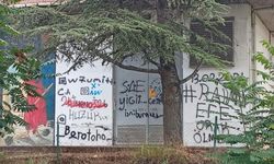 1. Eskişehir’de trafonun hali görenleri rahatsız ediyor