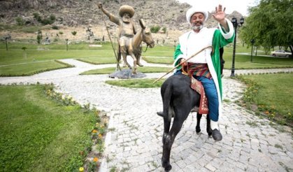 GELENEKLERİ YAŞATIYOR 