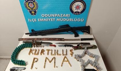 Eskişehir'de bisikletli silah çekti, iş yerinden çıkanlar şaşırtmadı!