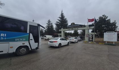 Arefe Günü Asri Mezarlık’ta yoğunluk oluştu