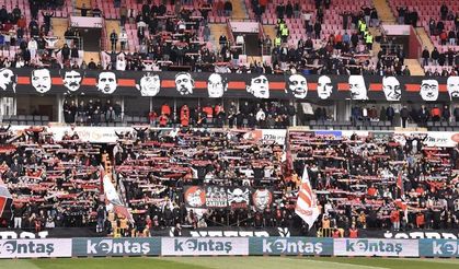 Eskişehirspor'da 7 bini aşkın taraftar tribünlerdeydi!