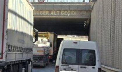 Eskişehir'deki yol çalışması uzun kuyruklar oluşturdu!