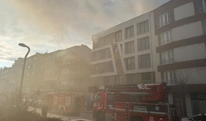 Eskişehir'de çıkan yangında mahalle dumanla kaplandı!