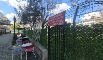 Eskişehir'de okul bahçesine asılan tabela dikkat çekti!