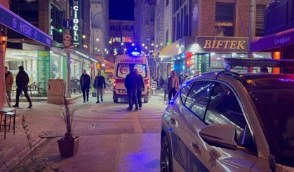 Eskişehir'de hareketli gece: 1 kişi bıçaklandı, 4 kişi darp edildi!