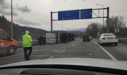 Bozüyük çevre yolunu trafiğe kapatan kaza!