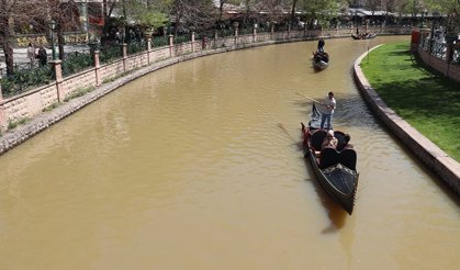 Eskişehir'de yağışlar etkili oldu, Porsuk Çayı kahverengiye büründü