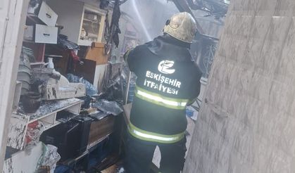 Eskişehir’de müstakil evde korkutan yangın!