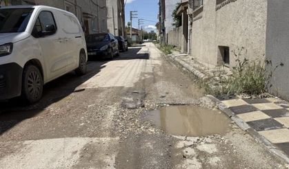 Eskişehir'deki yağış sonrası sokaklar göle döndü!