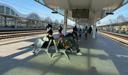 Eskişehir tren garında bayram yoğunluğu