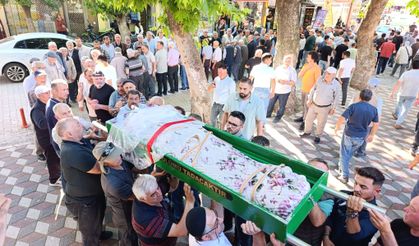 Park halindeki araçta ölü bulunan genç kız Afyon'da toprağa verildi!