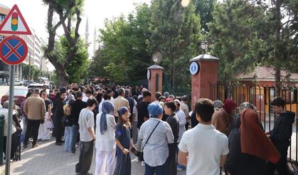Eskişehir’de binlerce öğrenci LGS için sıralara oturdu!