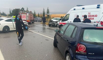 Eskişehir’de yağmur sonrası kaza: 2’si ağır 6 yaralı!