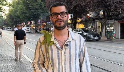 Eskişehir'de omzundaki hayvanı gören dönüp bir daha baktı