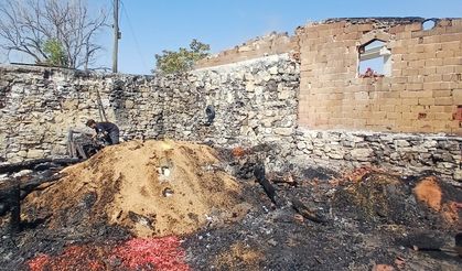 Eskişehir’de müstakil ev alevlere teslim oldu: Kullanılamaz hale geldi