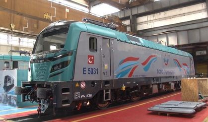 Yerli ve milli E5000’i bu kez Eskişehir Valisi sürdü