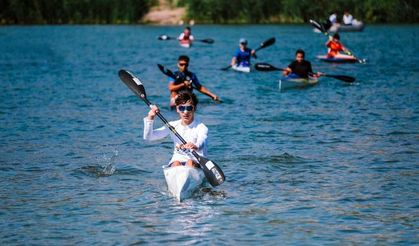 55 kulüpten 504 sporcu Eskişehir’e geldi: Sarısungur’da şampiyonluk için kürek çekiyorlar