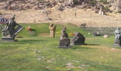 Türkiye’nin ilk açık hava heykel müzesi Eskişehir'de: Turistleri büyülüyor!