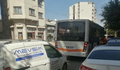 Eskişehir’de otobüs arızası trafiği kilitledi
