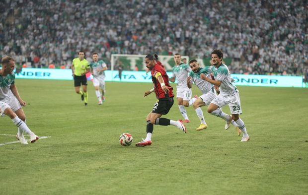 Eskişehirspor 4 yıl sonra karşılaştı : İşte özel maçtan kareler...