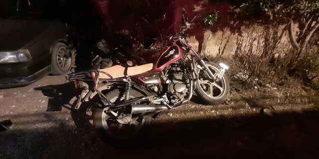 Bilecik'te 2 motosiklet kafa kafaya çarpıştı, 3 kişi yaralandı