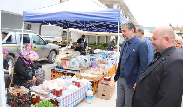 Başkan Suer, pazar esnafı ile bir araya geldi