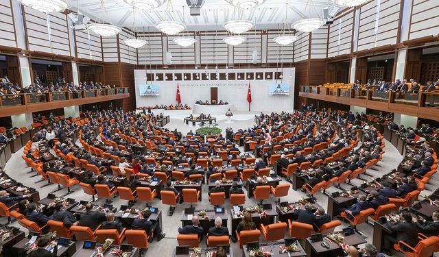 En düşük emekli maaşı için yeni teklif! Asgari ücret şartı Meclis'te