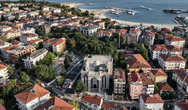 Cumhuriyet tarihinin ilk kilisesi açıldı